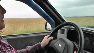DuBBary мастурбирует в автомобиле 