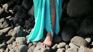 Elina - Соло на каменистом пляже