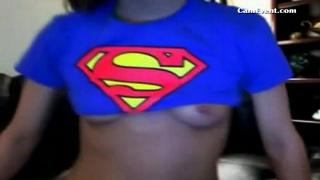 Девушка супермен
